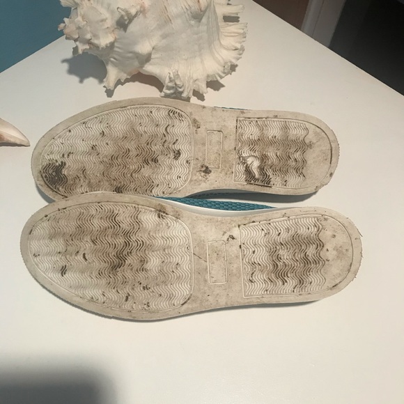 Muk Luk Sneakers - Picture 6 of 6
